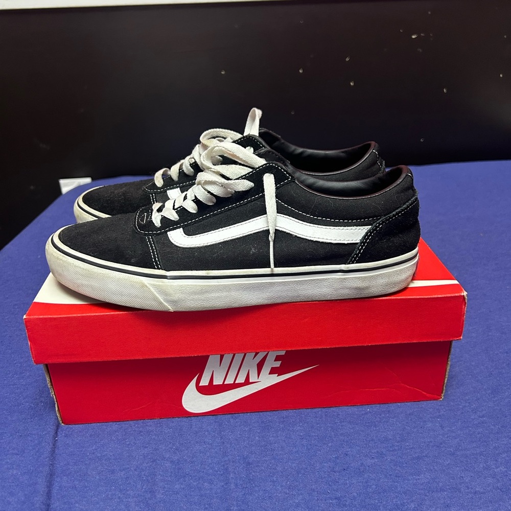 Vans old skool size 11 low top